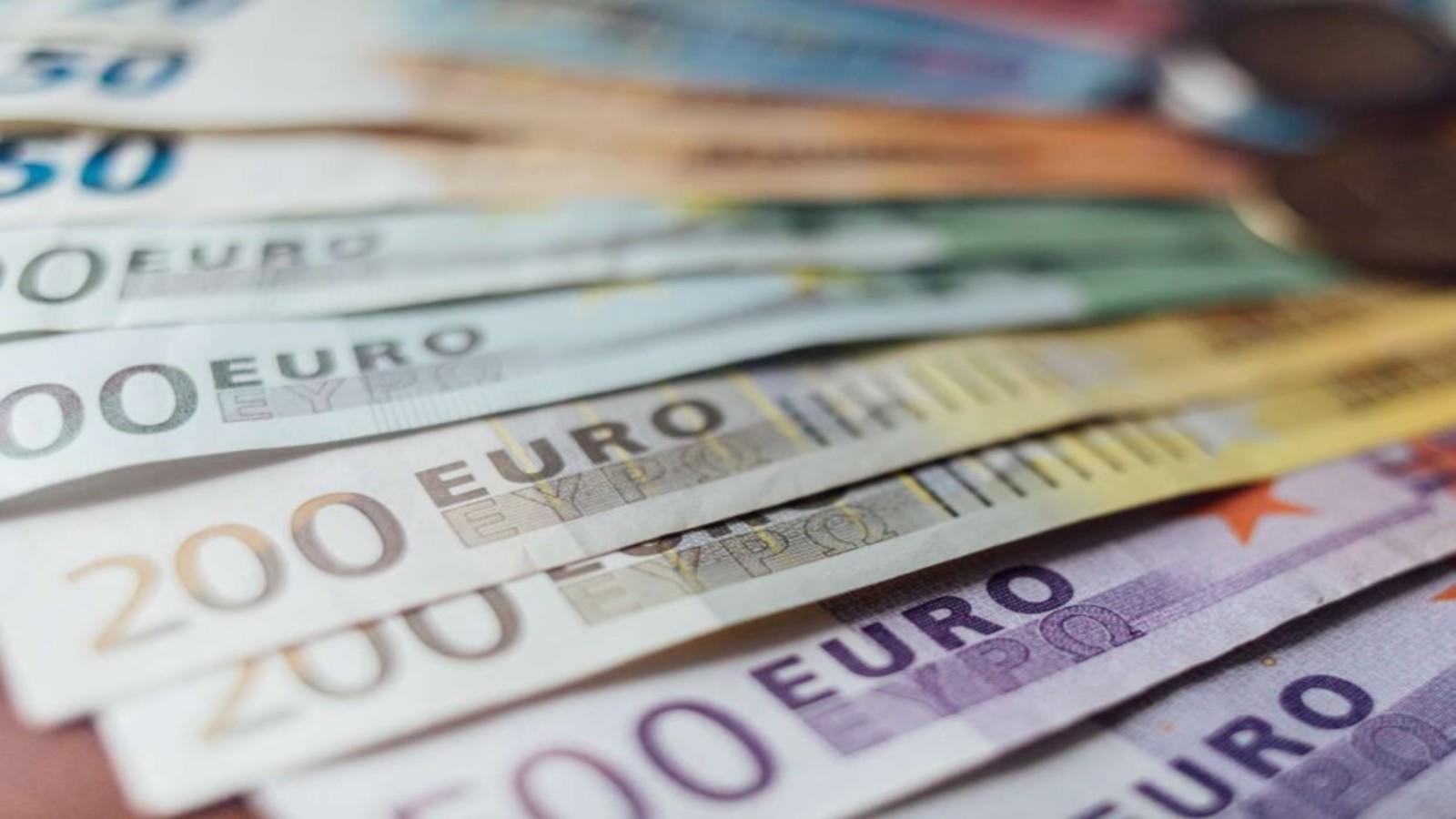 Banka e Shqipërisë ndalon “rrokullisjen” e euros!