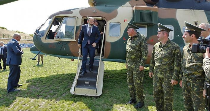 ‘Mallkimi i motit të keq”/ Helikopteri i kryeministrit të Armenisë bën ulje të detyruar në kufi me Azerbaixhanin!!