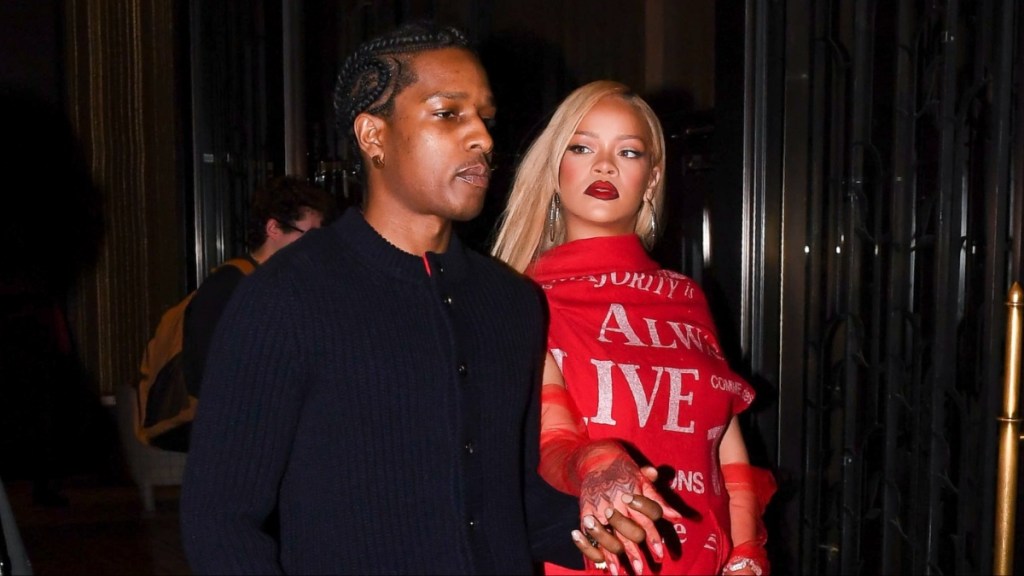 Rihanna dhe ASAP Rocky publikojnë kartolinën e tyre familjare!