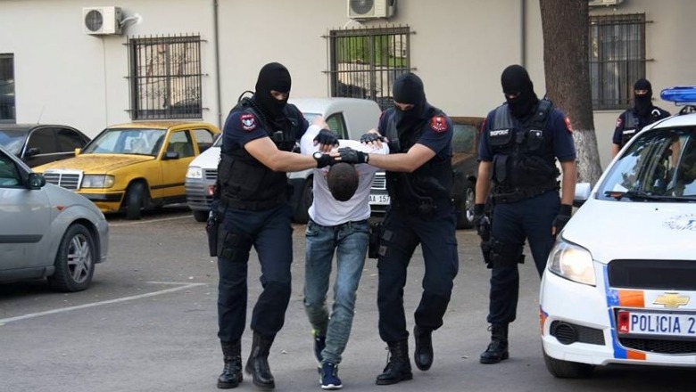 “Sekuestrohen 4.5 milionë euro pasuri”, SPAK njoftim zyrtar për megaoperacionin: Goditen 7 grupe kriminale! “Arrest me burg” për 50 persona!
