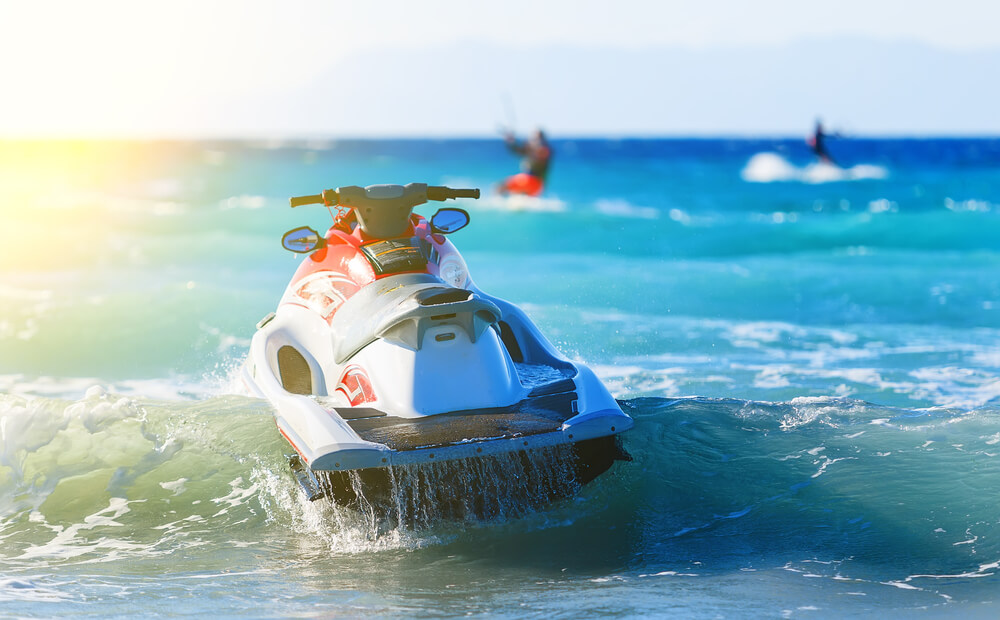 Siguria në plazhe gjatë sezonit turistik, bllokohen 2 Jet Ski pa dokumente në Durrës!