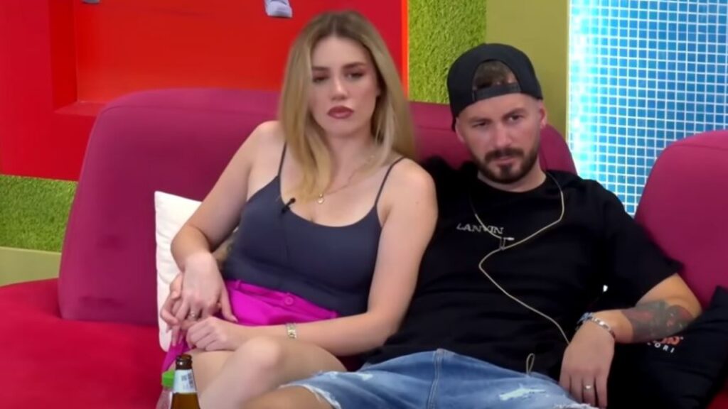 Upss! Heidit i dalin pjesët intime, Romeo nervozohet: Ik e ndërroje këtë! (Video)