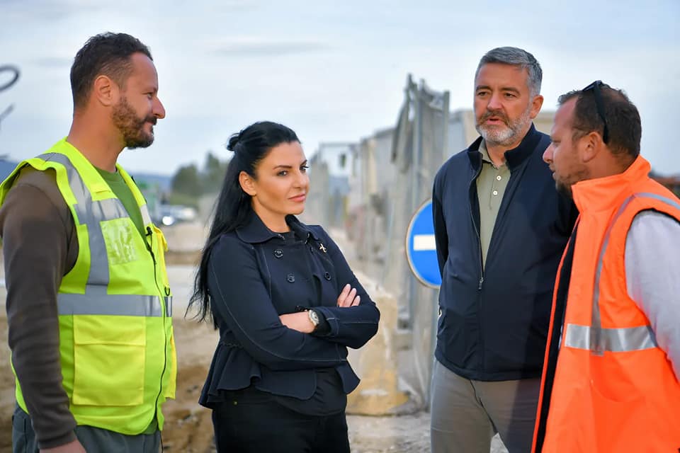 Balluku inspekton punimet për ndërtimin e aeroportit të Vlorës: Do të jemi gati në afatin e premtuar!