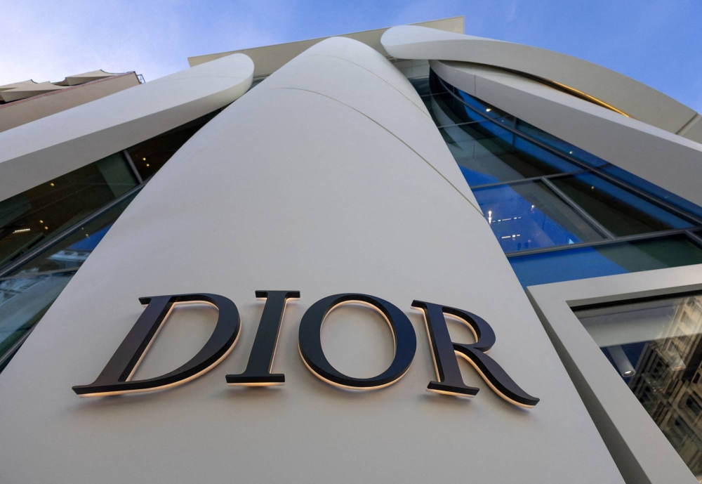 Çanta që kushtonin 53 euro shiteshin 2600, ”Dior” nën hetim!