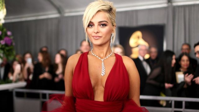 Ç’ndodhi? Bebe Rexha sulmohet nga spektatorët, detyrohet të ndërpresë koncertin