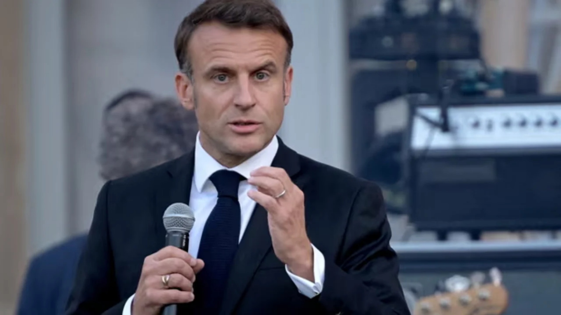 “Franca drejt luftës civile”, Macron paralajmërim tronditës: Kaos po fituan ekstremet!