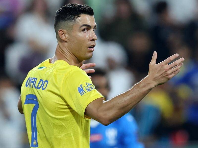 I lyen gjithmonë thonjtë e këmbëve me manikyr të zi, ja arsyeja e veçantë që ka Cristiano Ronaldo