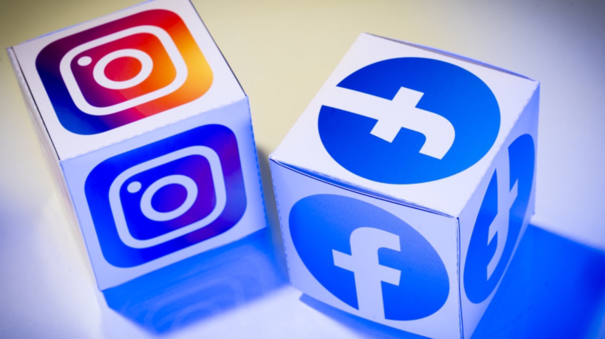 Instagram dhe Facebook do të trajnojnë Inteligjencën Artificiale me fotot dhe postimet tuaja, ja si të tërhiqeni nga kjo!