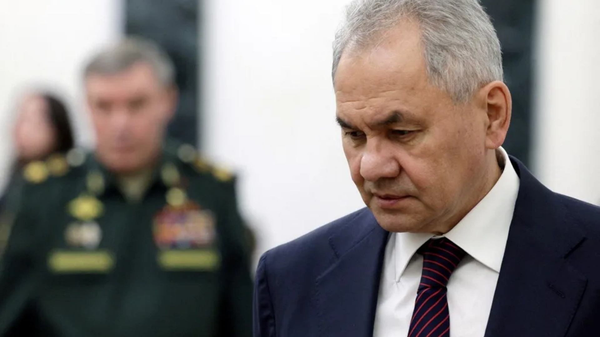 Krimet e luftës në Ukrainë, urdhër-arrest për shefin ushtarak rus dhe ish-ministrin e mbrojtjes!
