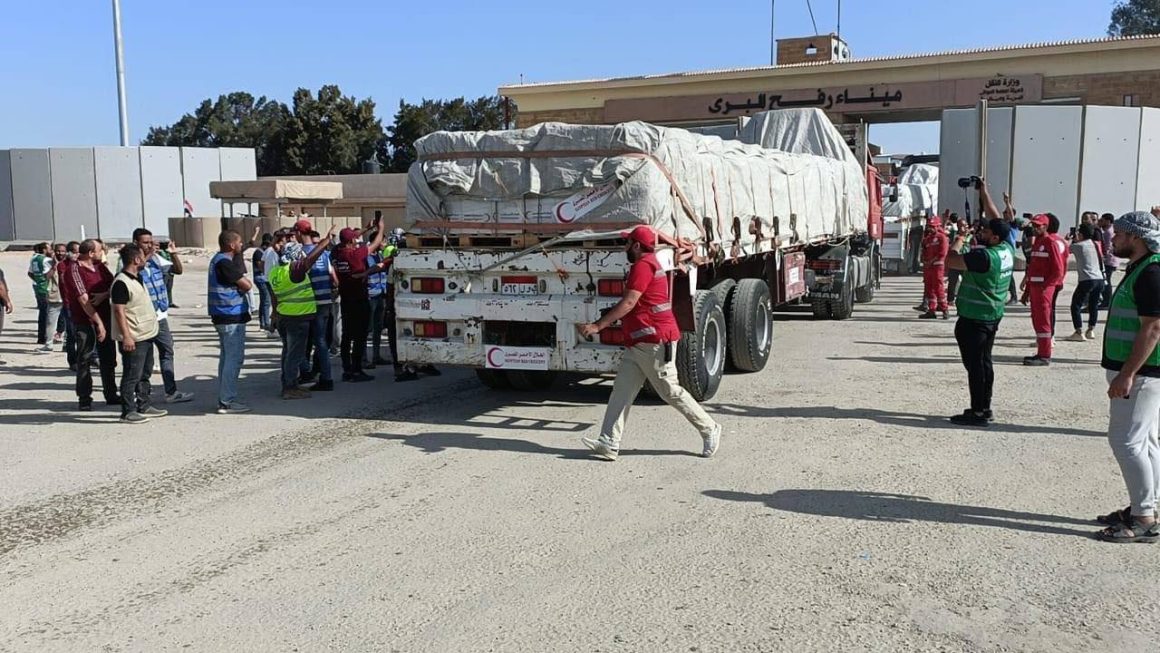 Maroku dërgon 40 tonë ndihmë mjekësore në Gaza!