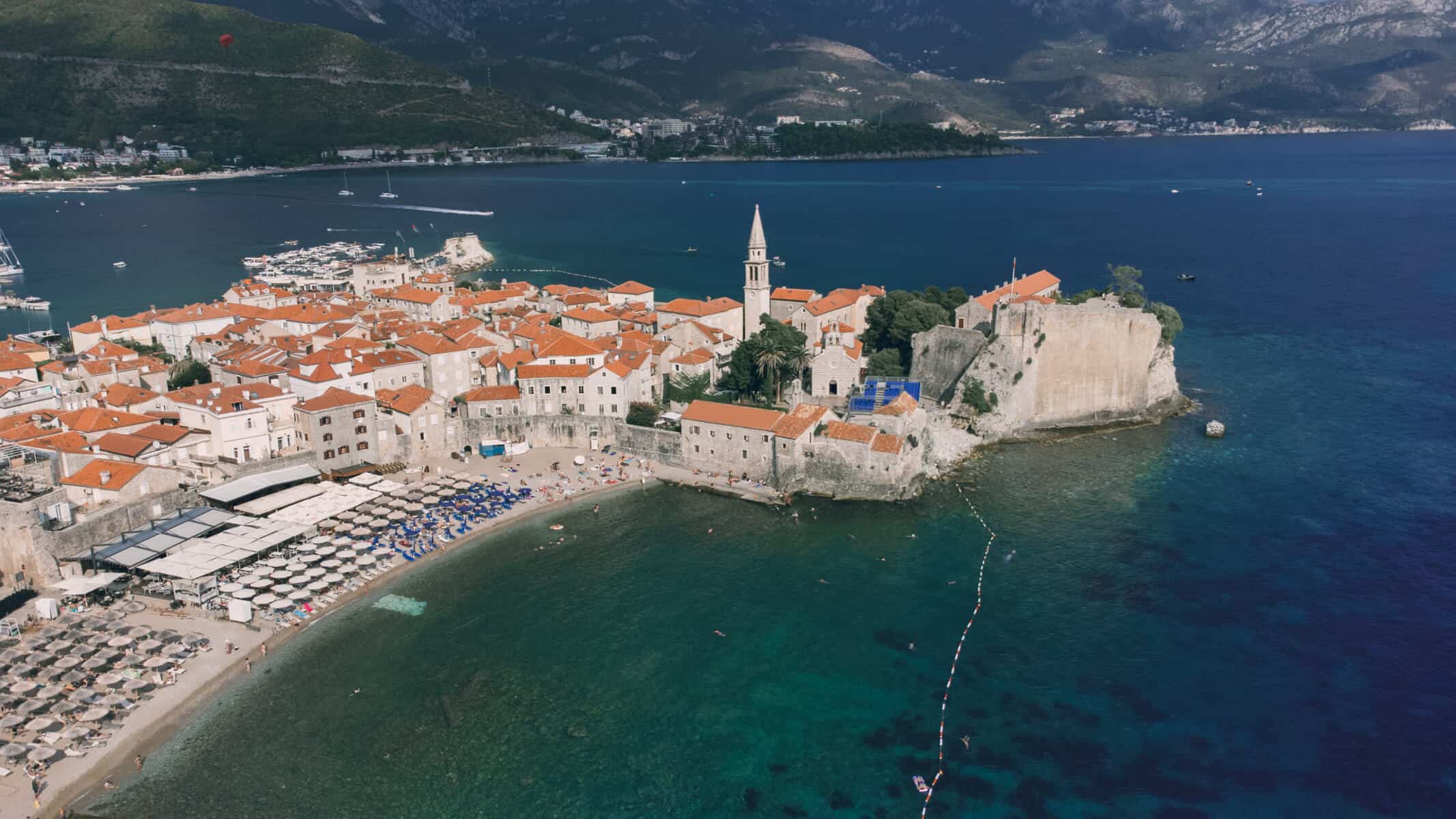 Nëse po planifikoni një vizitë në Budva, ja çfarë duhet të vizitoni…