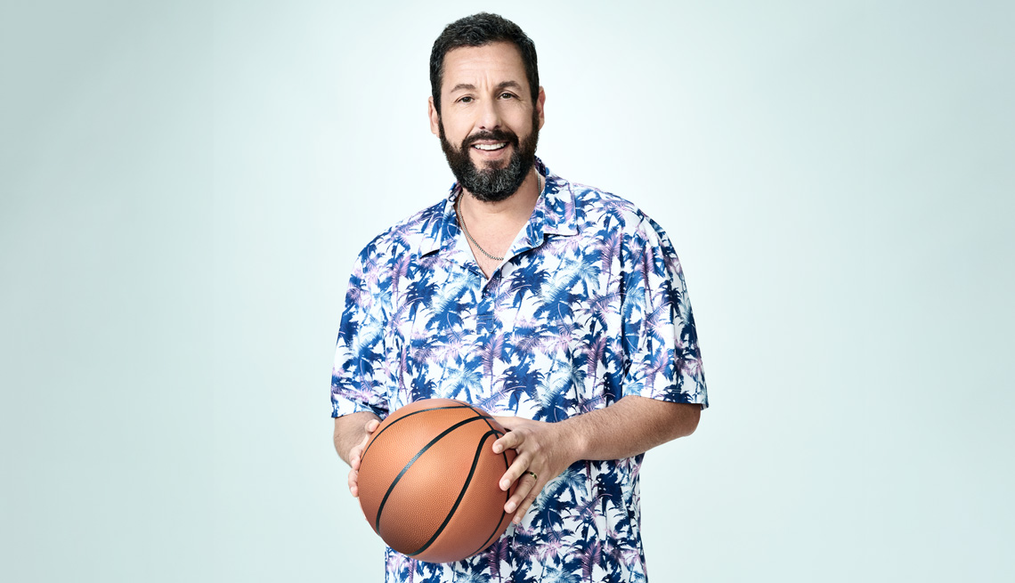 Nuk luajti në asnjë film të suksesshëm…/Si u bë Adam Sandler aktori më i paguar…