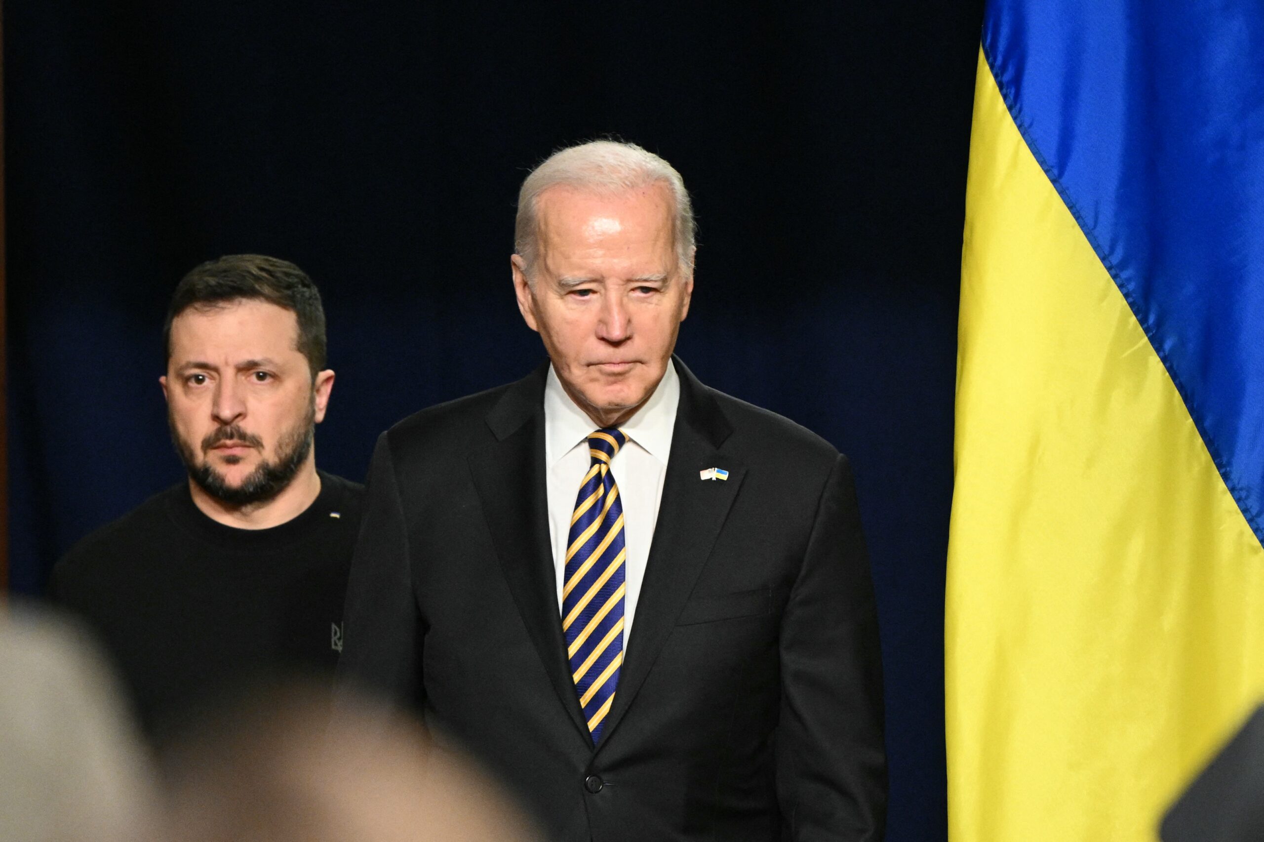 Rusia përparon në Ukrainë, Biden i kërkon falje Zelenskyt!