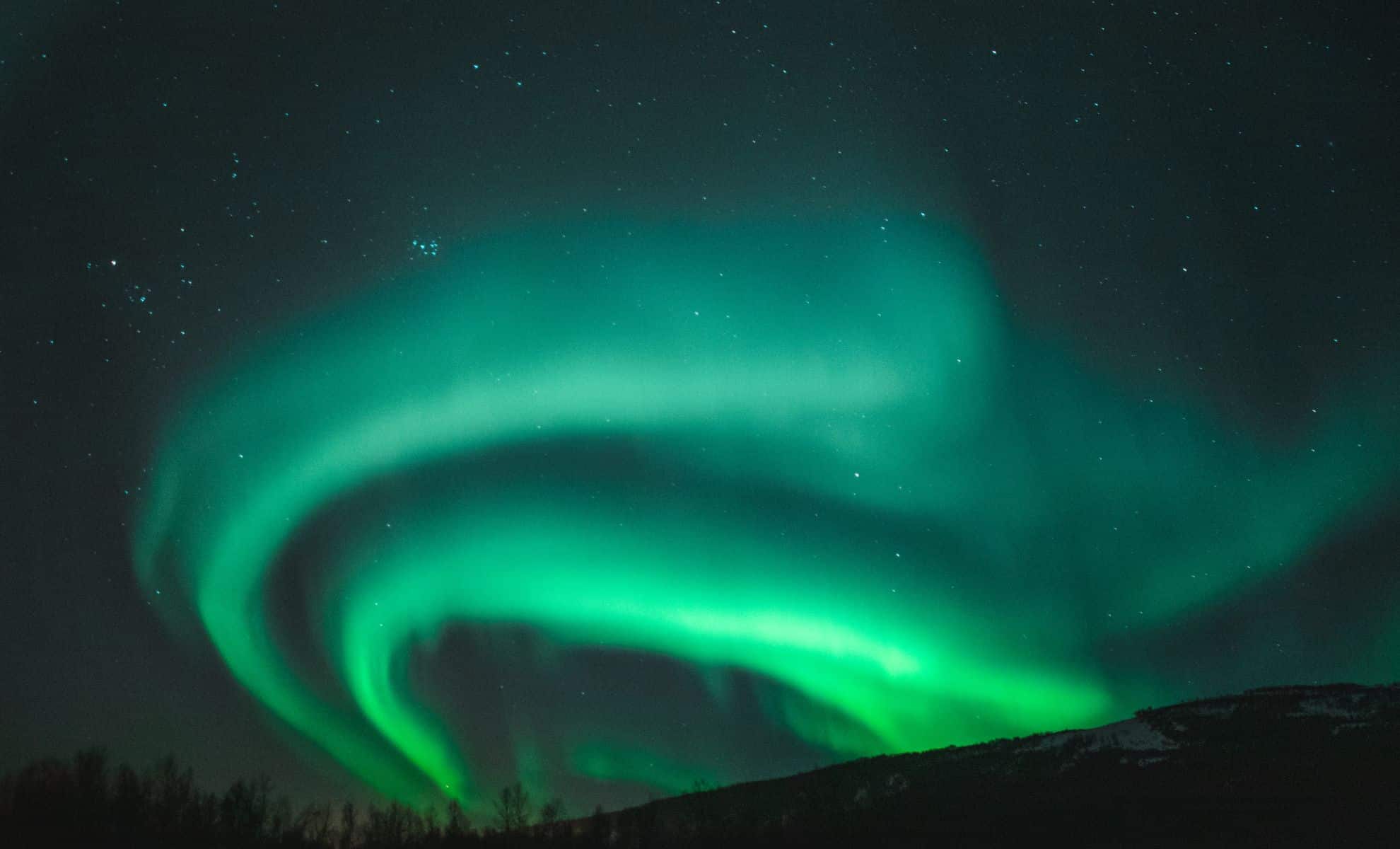 Stuhi të reja gjeomagnetike dhe aurora borealis spektakolare priten në qershor!