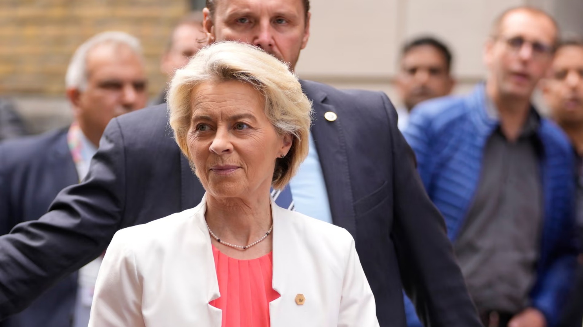 Ursula von der Leyen drejt mandatit të dytë si Presidente e KE! Ja kush pritet të marrë kryesimin e Këshillit të BE-së…