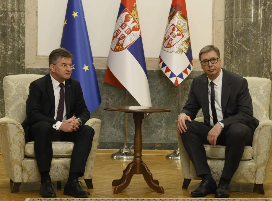 Vuçiç takon Lajçakun: Normalizimi ekziston përmes zbatimit të Marrëveshjes së Brukselit!