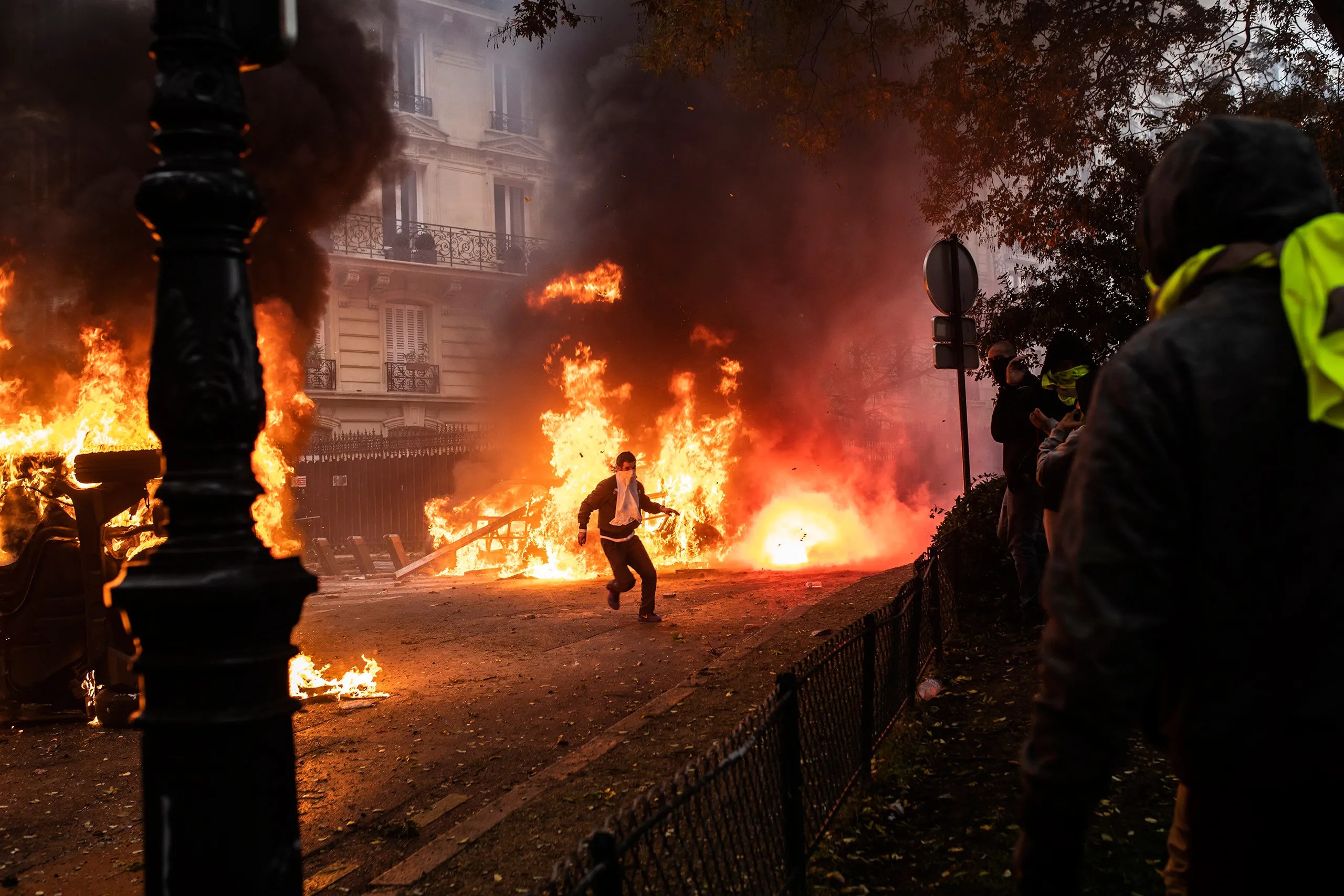 Zgjedhjet e parakohshme, Franca rrezikon trazira civile!