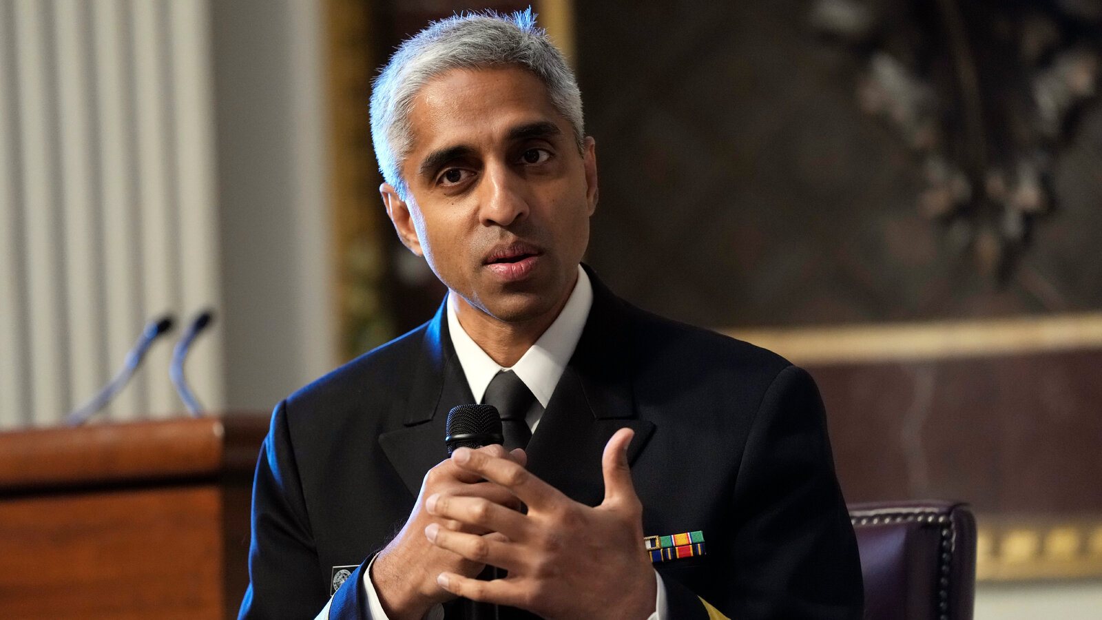 Zyrtari amerikan Vivek Murthy: “Mediat sociale të bëhen si cigaret…”