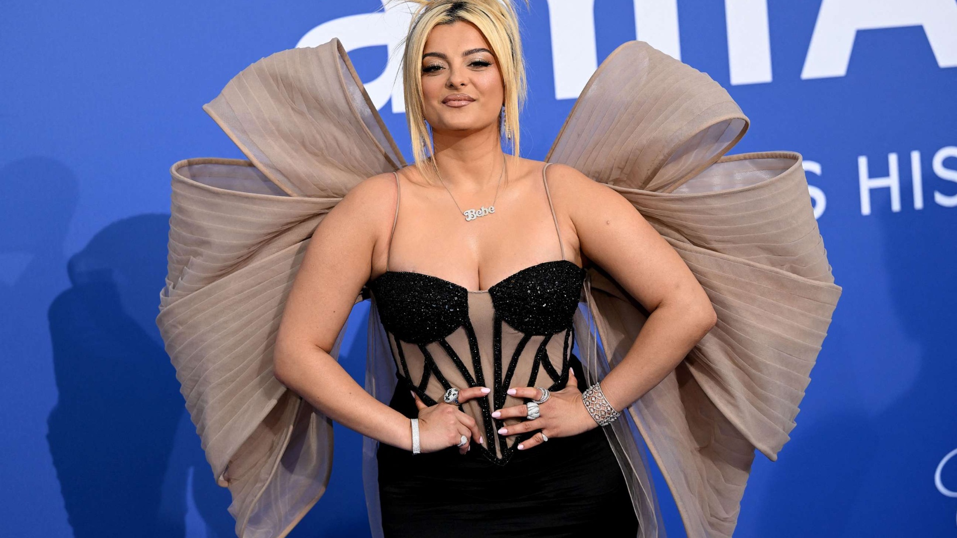 Bebe Rexha viziton për herë të parë Kosovën: “Do shkojmë edhe në Dibër sepse kushëriri…”