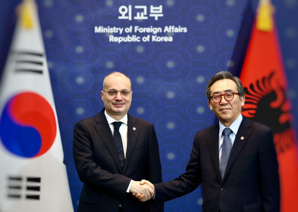Igli Hasani vizitë në Kore, bisedime për bashkëpunimin ekonomik mes dy vendeve!