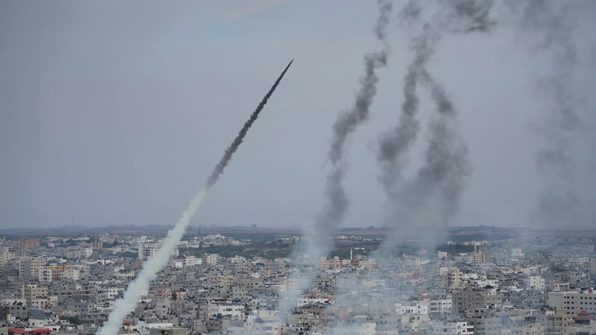Izraeli kryen sulme të reja ajrore në Gaza, banorët nuk dinë më ku të fshihen!
