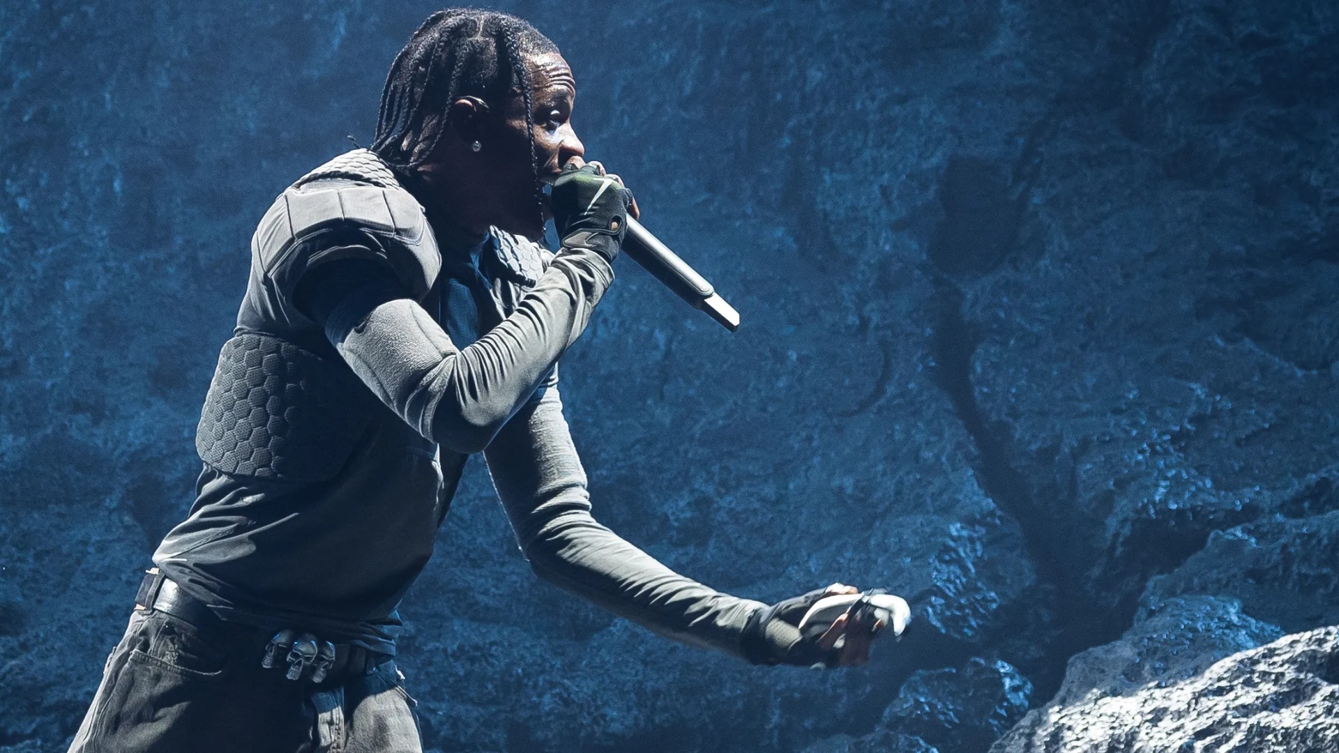 Koncerti epik i Travis Scott në Milano shkakton tërmet falë pranisë së 80,000 njerëzve!