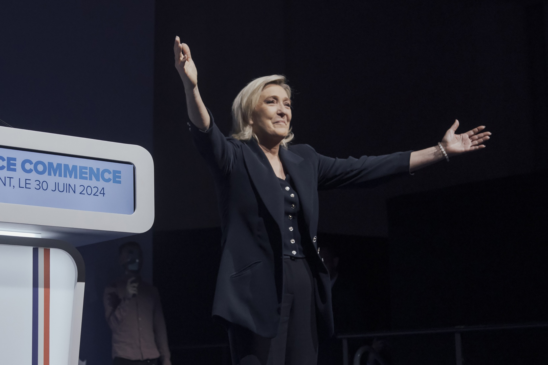 Le Pen: Ekipi qeveritar i ekstremit të djathtë francez është gati!