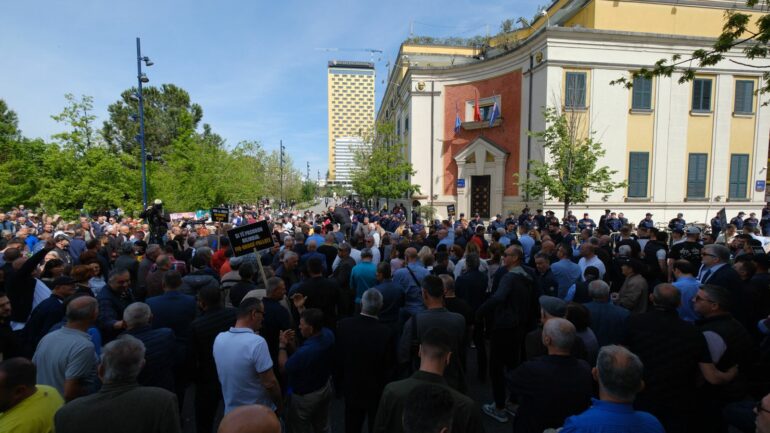 Nesër protesta e opozitës te Bashkia e Tiranës, ja akset që do të bllokohen në kryeqytet!