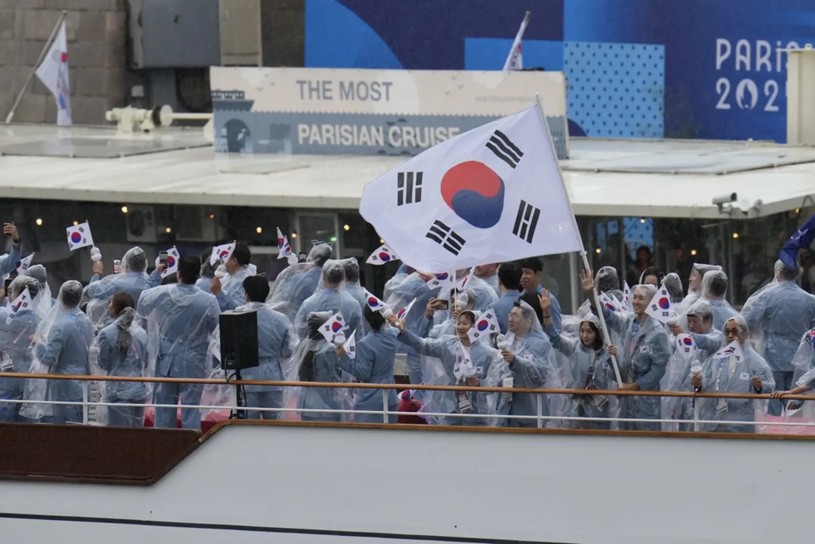Olimpiada, incidenti i parë/Organizatorët i kërkojnë ndjesë Koresë së Jugut!