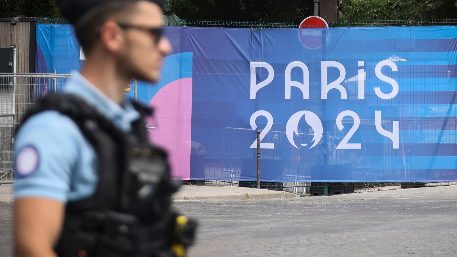 Organizatat për të drejtat e njeriut kritikojnë përpjekjet për të zhvendosur emigrantët para Lojërave Olimipike të Parisit!