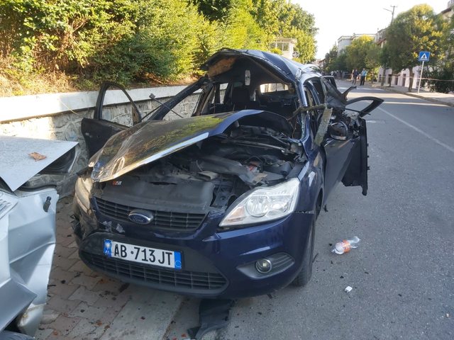 Shpërthimi i automjetit në Gramsh, POLICIA: Mjetit i ishte vendosur tritol!