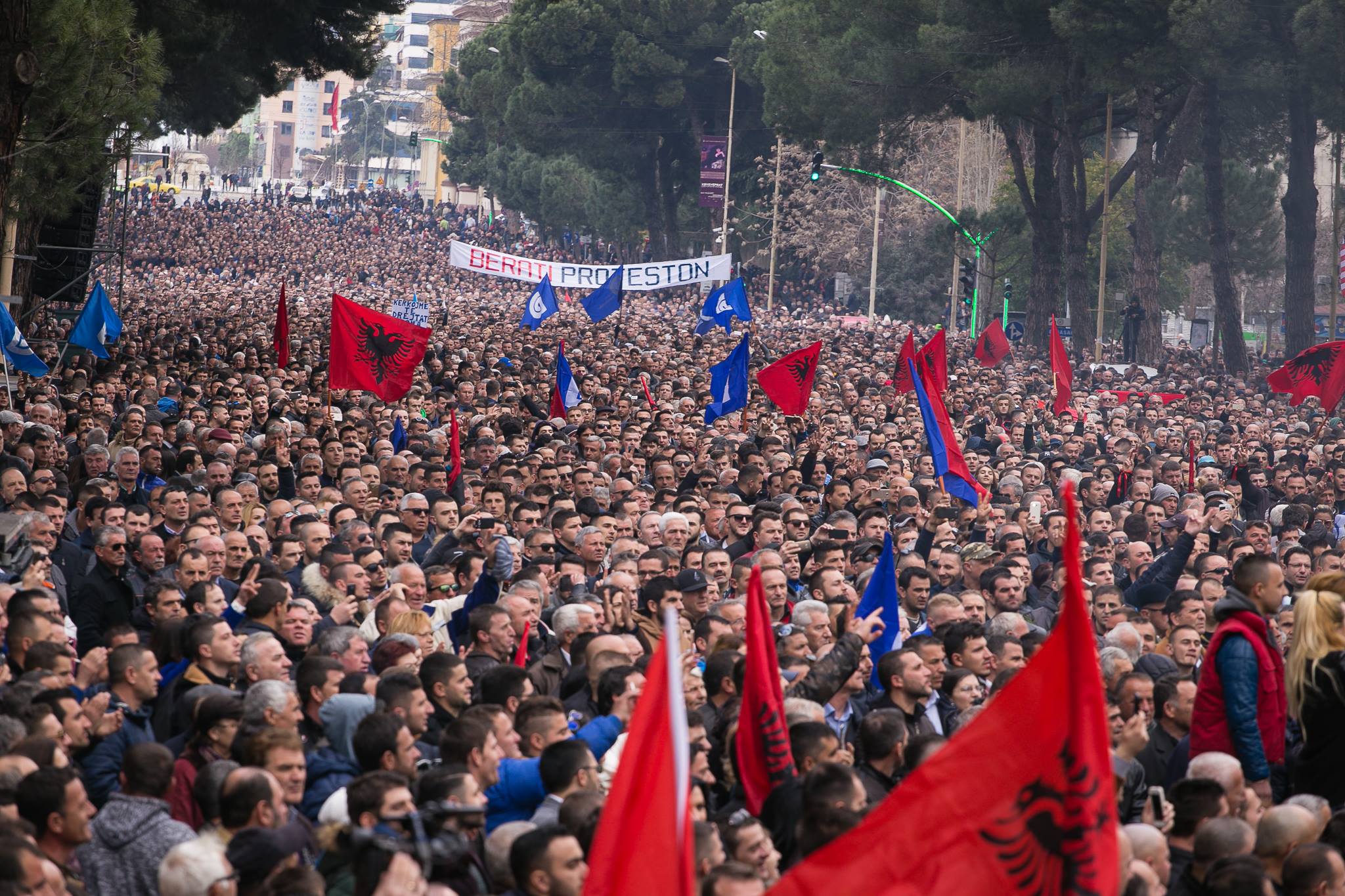 Sonte protesta e opozitës te Kryeministria, ja akset që bllokohen në Tiranë!