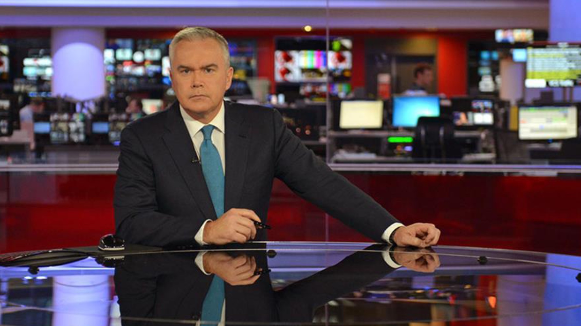 U përfshi në një skandal seksual, shpallet fajtor ish-prezantuesi i BBC Huw Edwards!