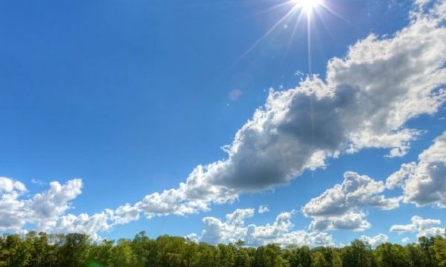 Ulje temperaturash dhe vranësira? Ky është parashikimi i motit për sot