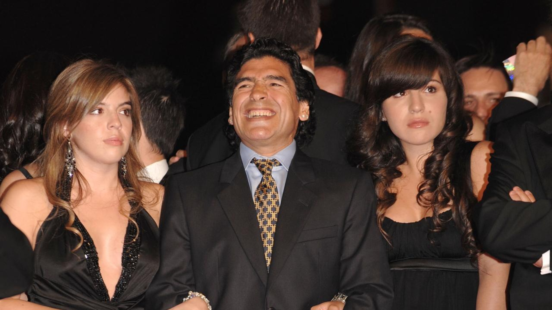Vajza e Diego Maradona-s thotë se ‘ka kontaktuar’ me legjendën e futbollit në përvjetorin e vdekjes!