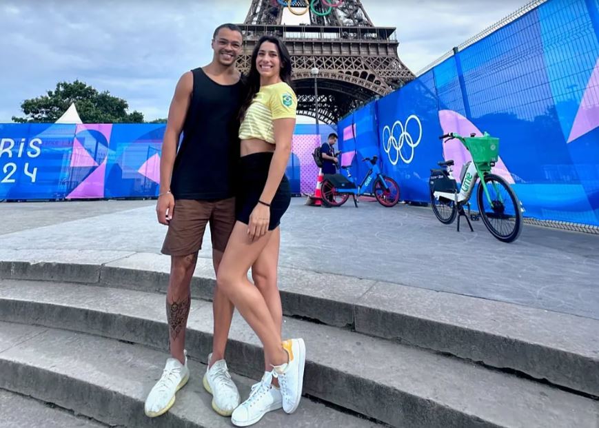 Vizitoi pa leje Kullën Eiffel, notarja braziliane përjashtohet nga Olimpiada!