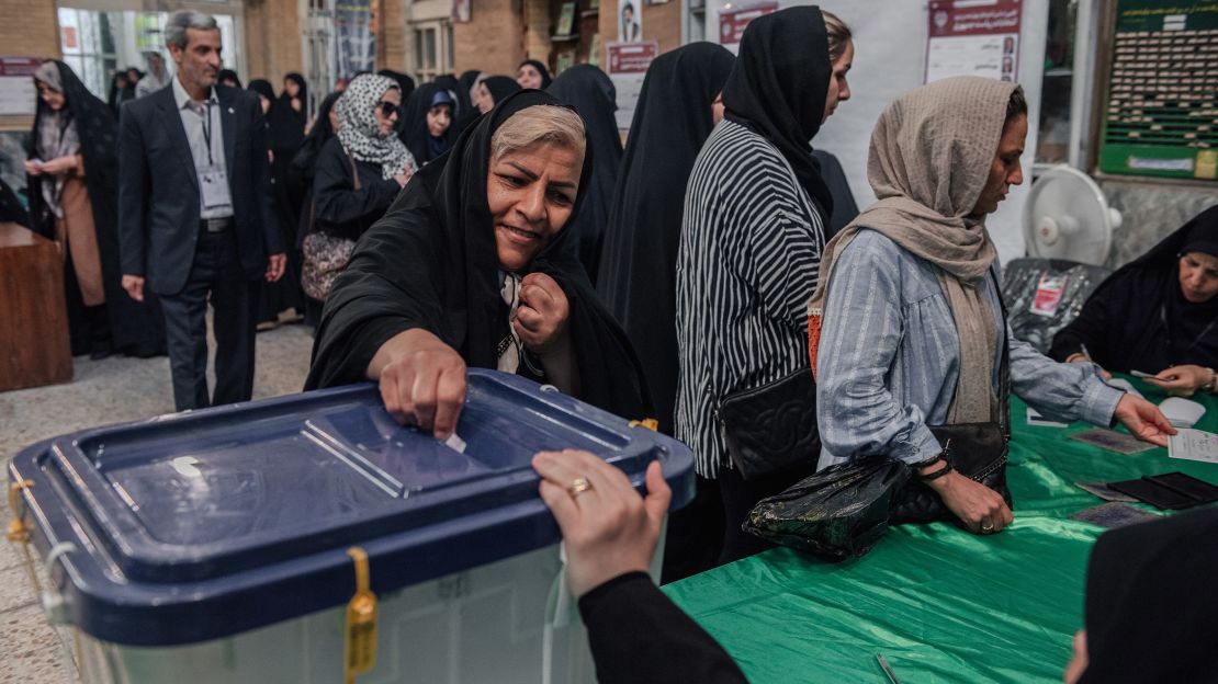 Zgjedhjet në Iran/ Pjesëmarrje e ulët dhe pakënaqeësi në publik!