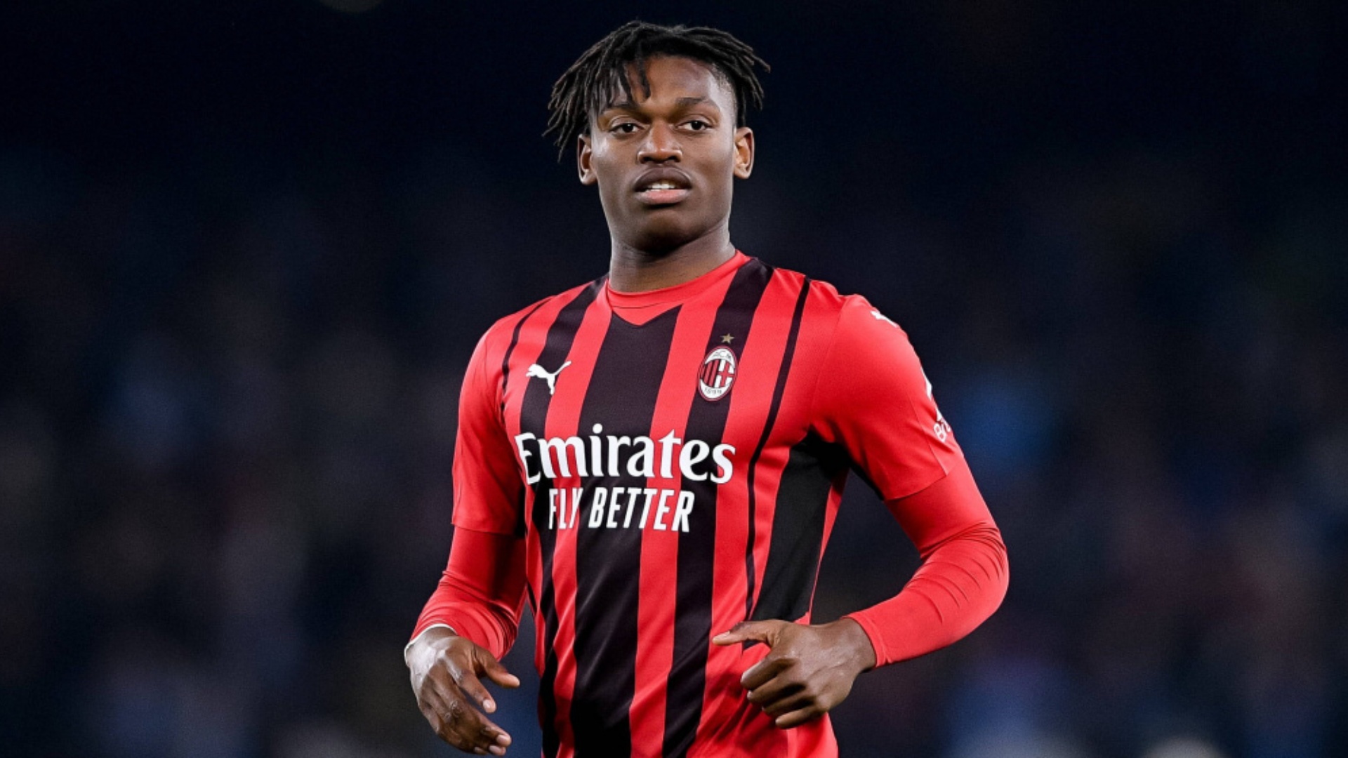 “Bomba” nga Spanja trondit Milan-in, Barcelona bëhet gati për të transferuar Rafael Leão!