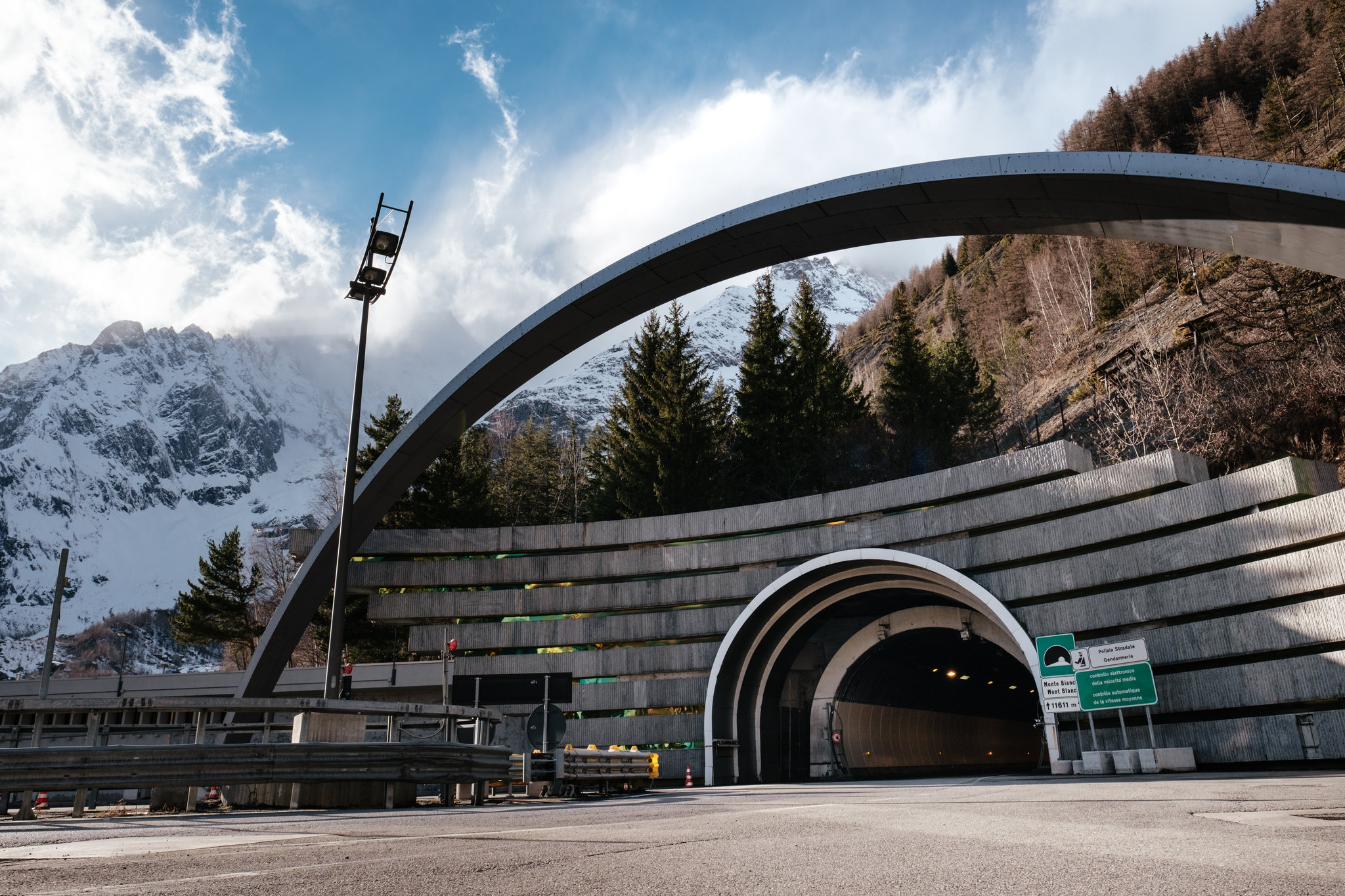 Ja se kur do të mbyllet tuneli “Mont Blanc” mes Francës dhe Italisë!