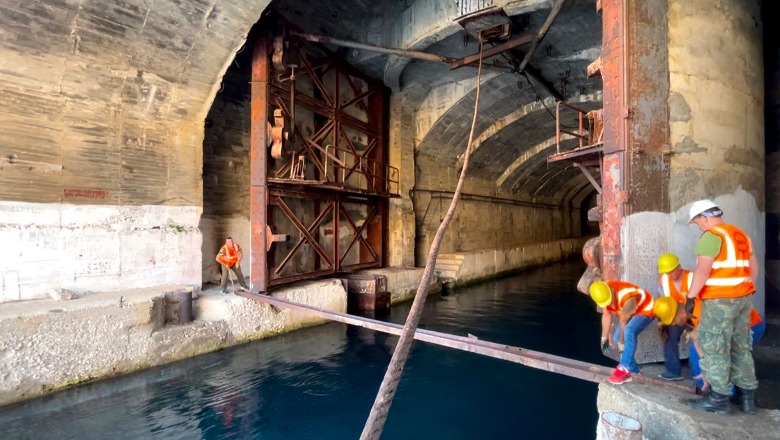 Misteri i tunelit të Porto Palermos / Çfarë fshihet pas derës së bunkerit që u hap pas 32 vitesh?