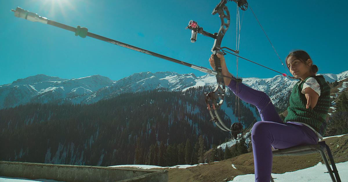 Njihuni me 17 vjeçaren pa duar por kampione në hark e cila po korr sukses me medaljet!