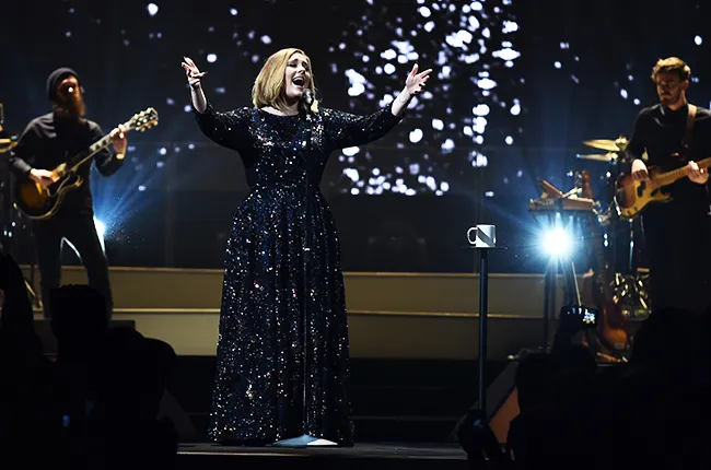 Performanca e Adele në koncertin e fundit shokon fansat (Video)