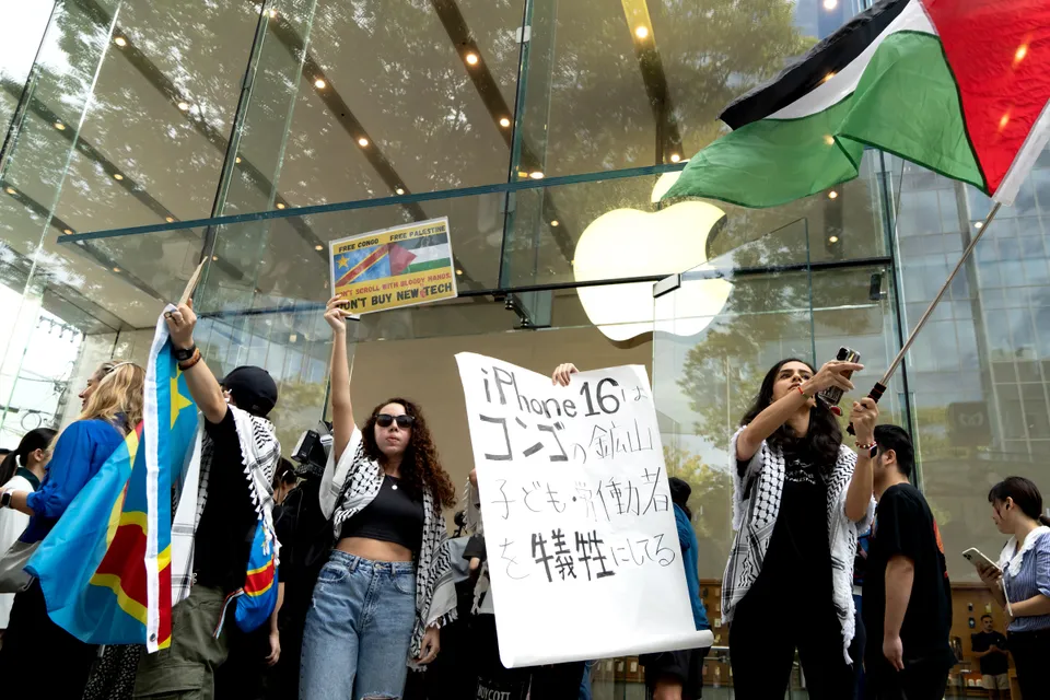 Ç’ndodhi? Shpërthejnë protestat në dyqanet e “Apple”