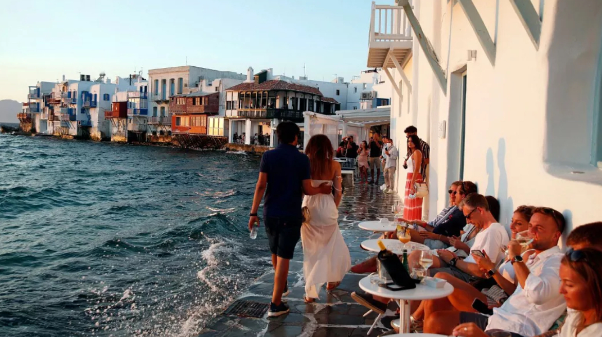 Greqia vendos tarifa për turistët?! Për cilat vende duhet të paguash 20 euro?