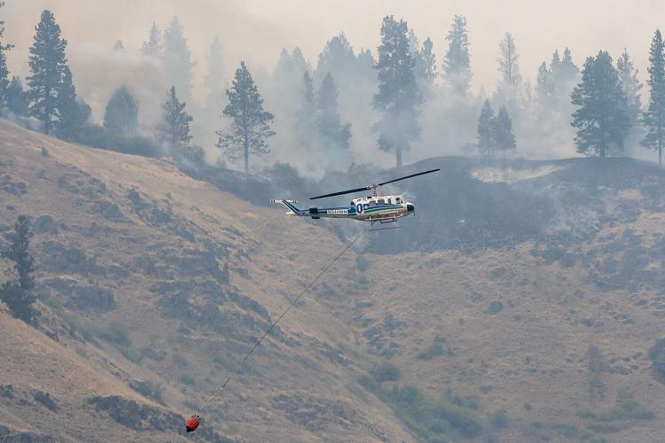 Helikopteri dhe Forcat e Armatosura në luftë me flakët, situatë kritike në Orosh!