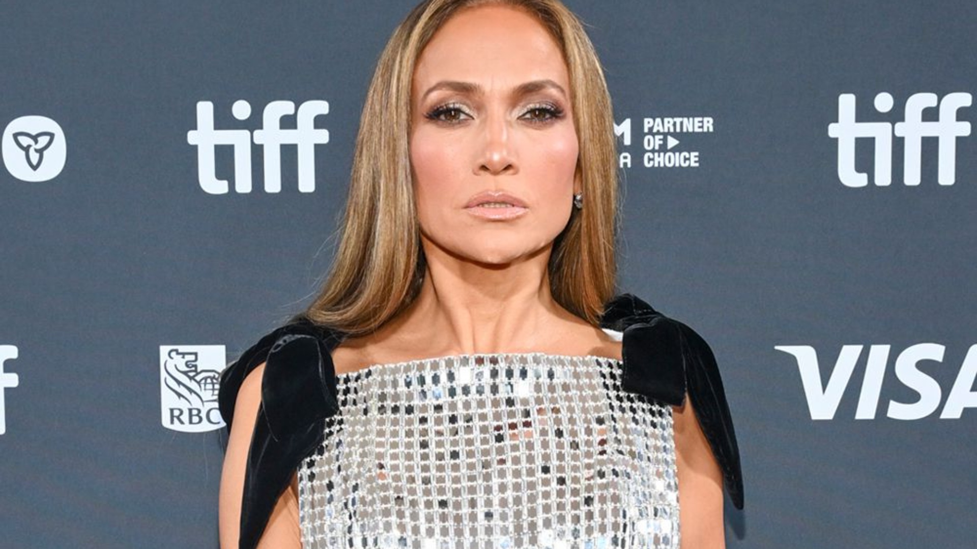 Jennifer Lopez flet për marrëdhëniet e saj: “Nuk jam rrahur kurrë, por jam abuzuar”!