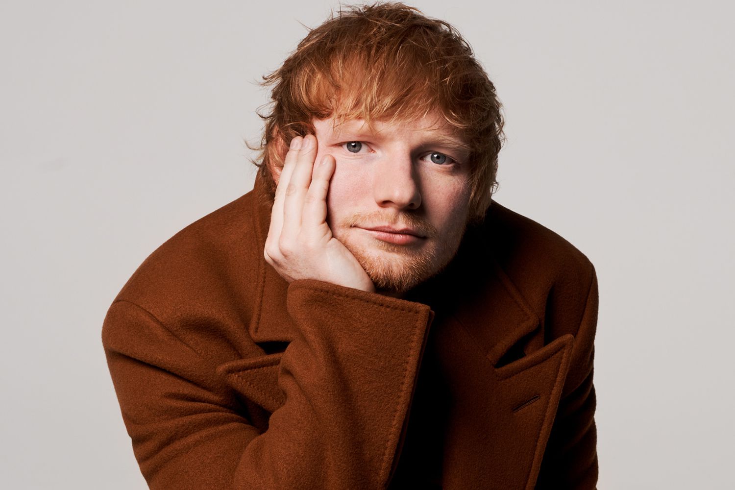 “Ke ndonjë kërkesë muzikore?”/ Ed Sheeran pyet rastësisht vajzën e cila ishte duke vrapuar!