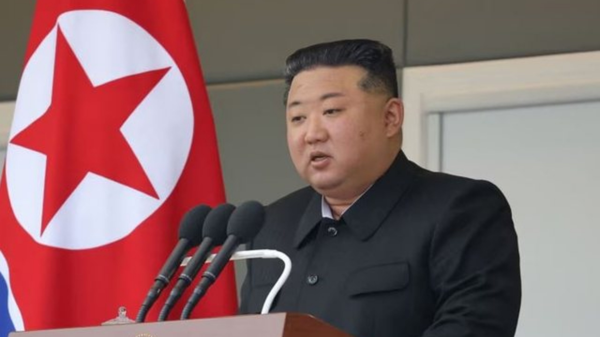 Kim Jong Un paralajmëron: Koreja e Veriut planifikon rritjen e arsenalit bërthamor!