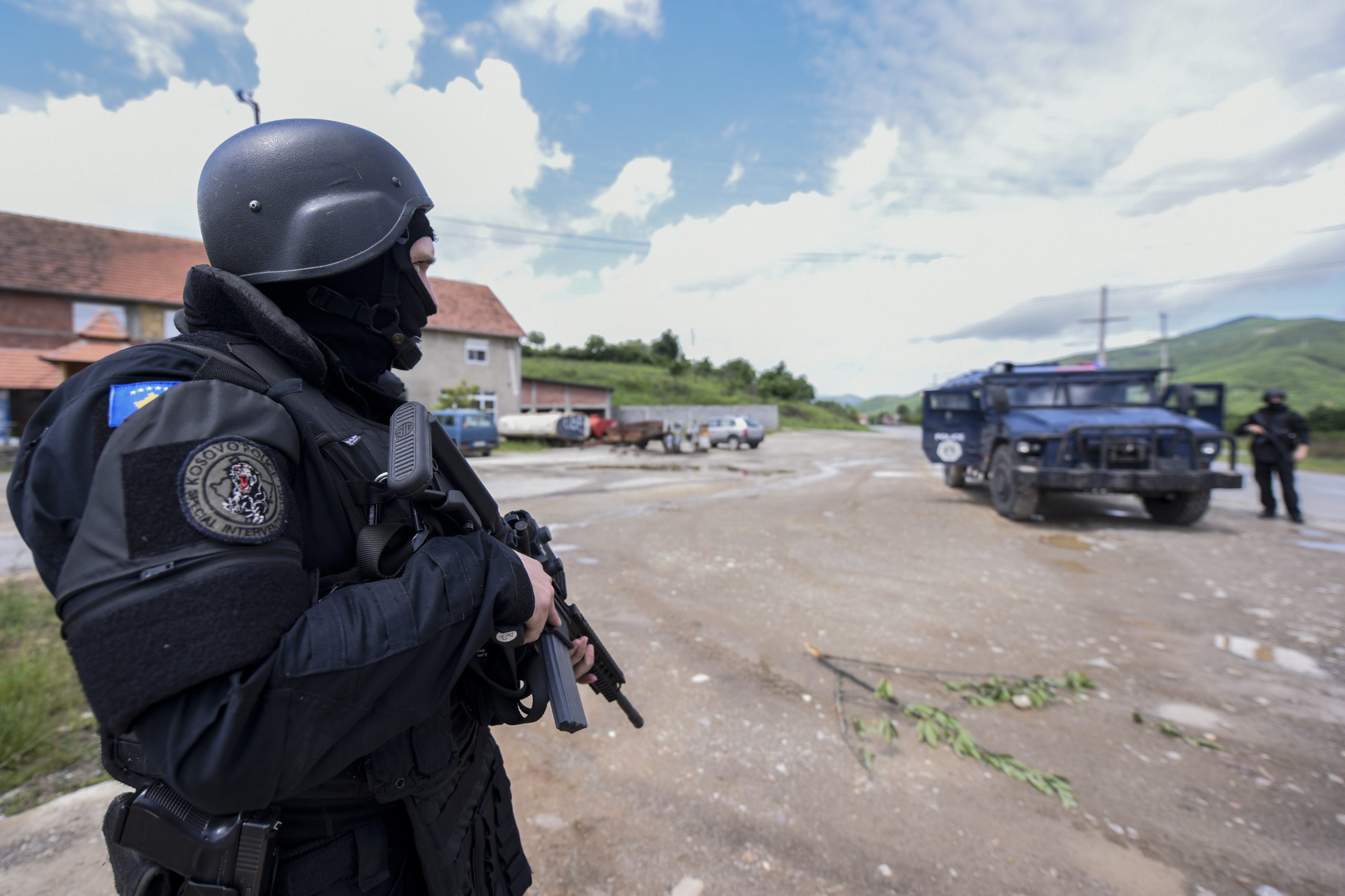 Kosovë, i vihet zjarri një shtëpie të ndërtuar nga qeveria në veri!