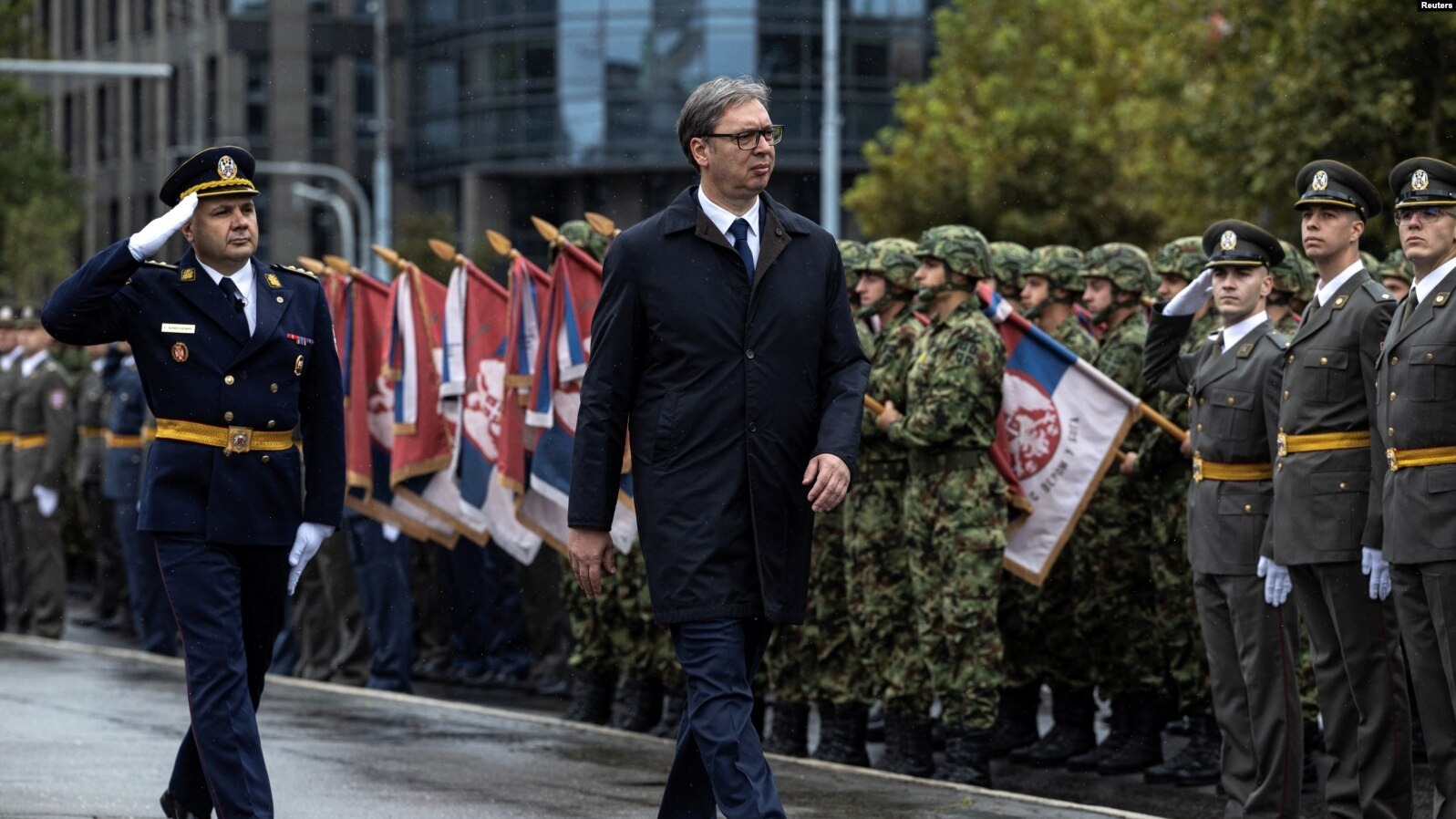 Mes tensionesh me Kosovën, Vuçiç miraton rivendosjen e shërbimit të detyrueshëm ushtarak!